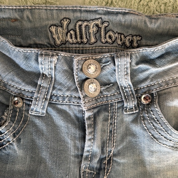 Wallflower Capris - Picture 4 of 7